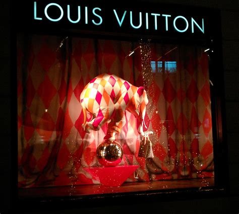 louis vuitton traveling circus